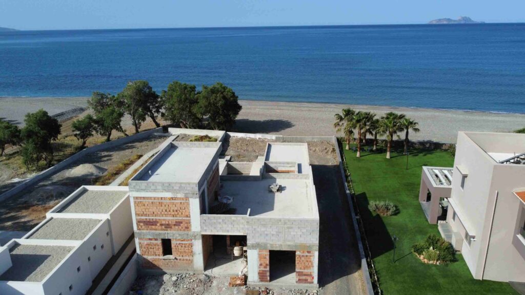 Süd Kreta, Kokkino Pirgos Luxusvilla direkt am Sandstrand (im Bau)